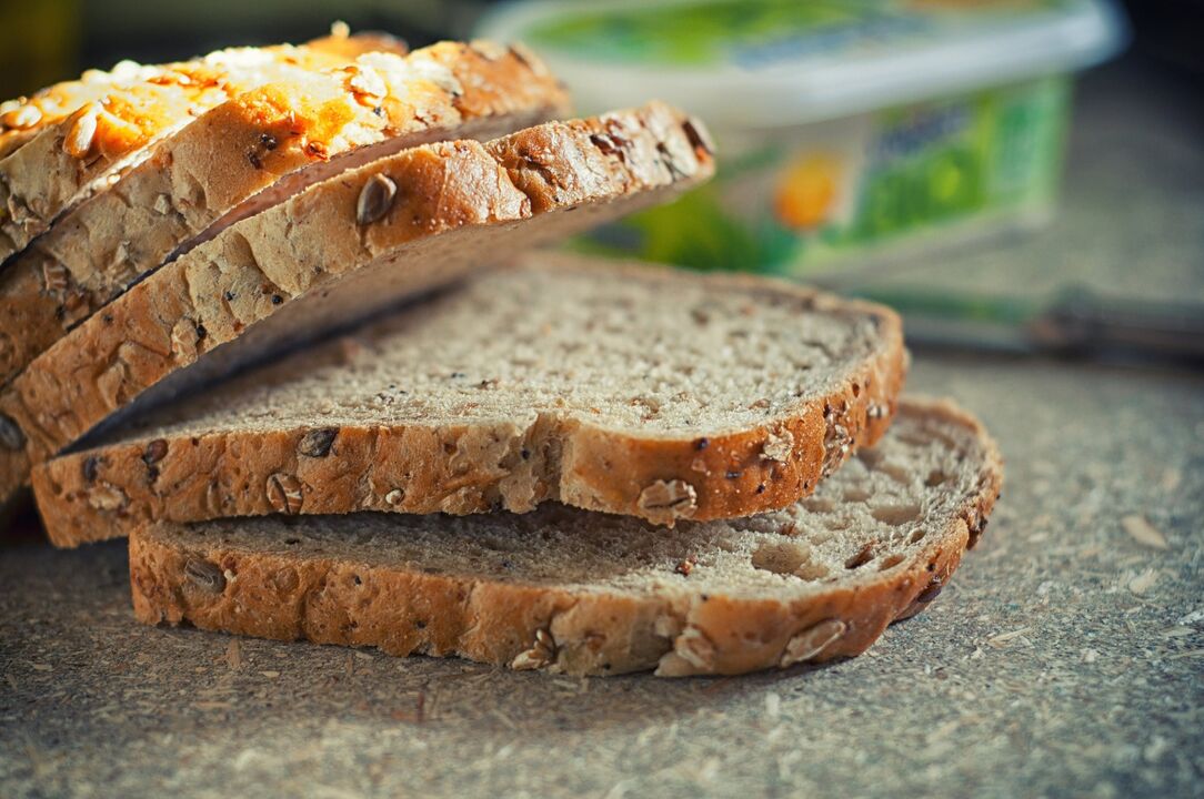 Diéta pre krvnú skupinu 4 vám umožňuje zahrnúť do stravy celozrnný chlieb. 